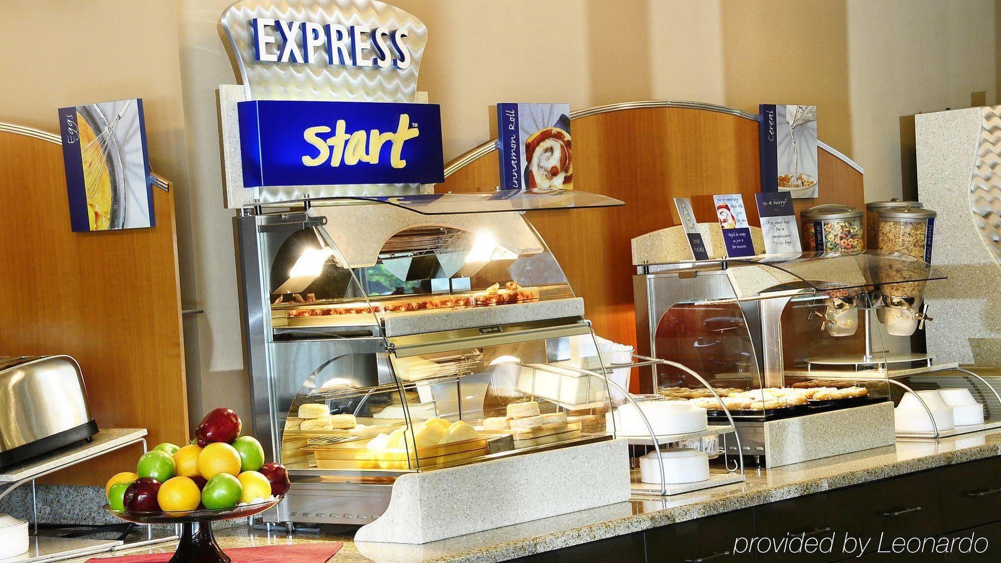 Holiday Inn Express - Delafield By Ihg Exterior photo